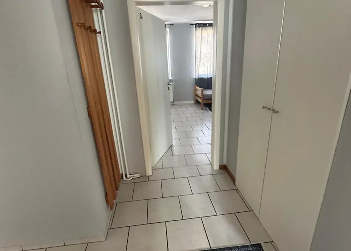 Апартаменты Monteurswohnung Am Schloss 3 *